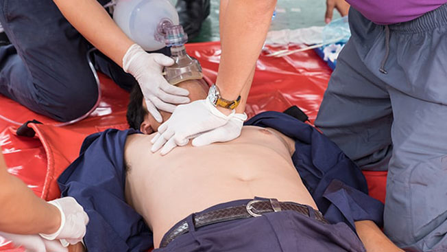 胸骨圧迫と人工呼吸